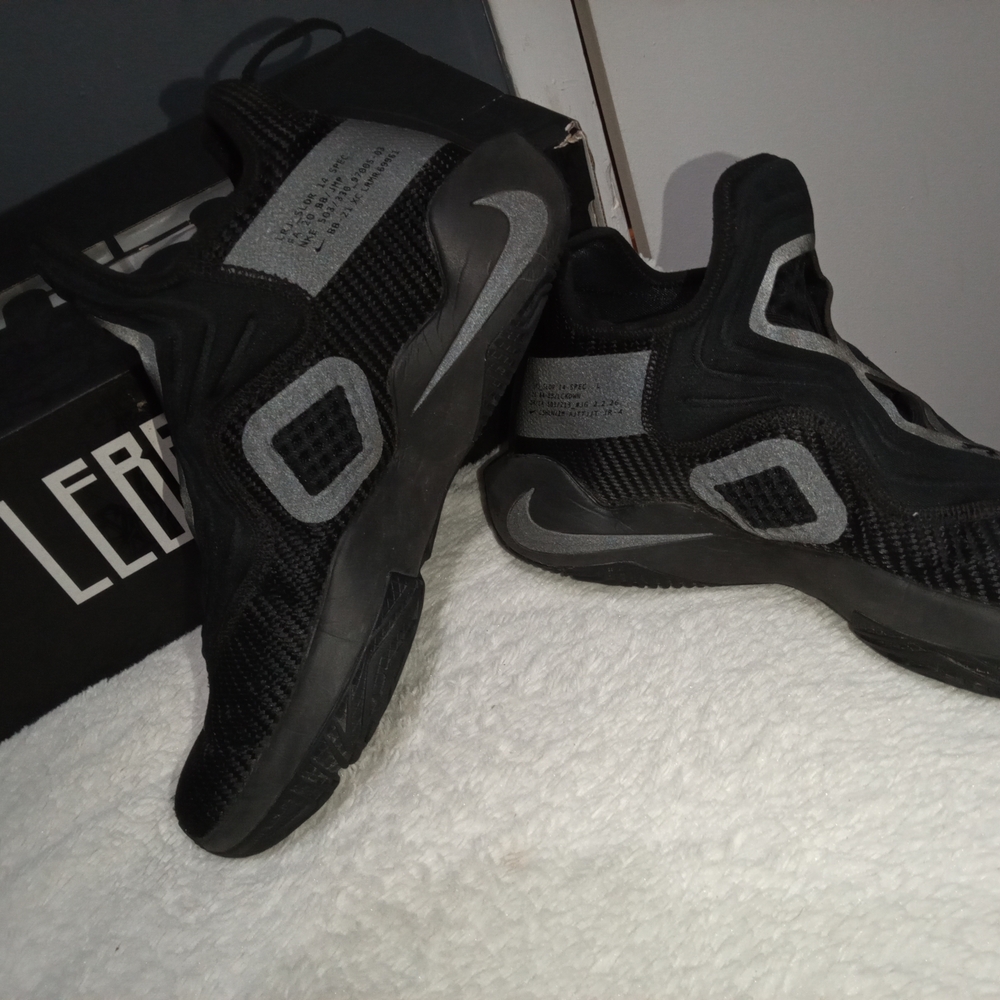 Nike Black and Gray Athletic Shoes with Premium Leather Uppers